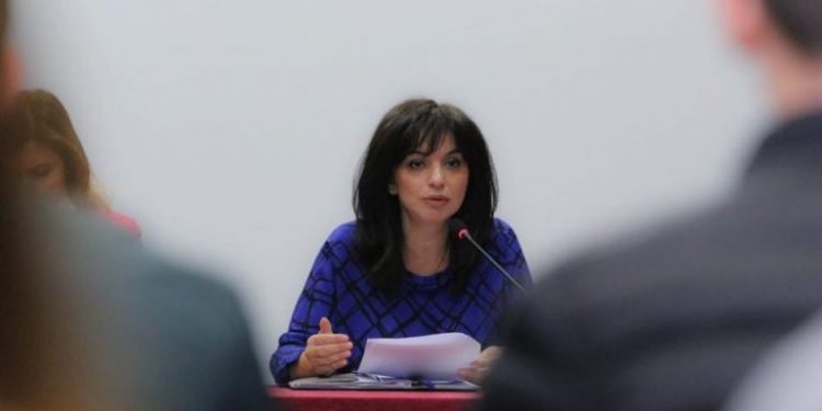 Shkeljet në tenderin e rrugës Kardhiq-Delvinë, ish-drejtoresha e ARSSH shkon në Prokurori