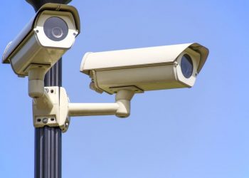 Me një ofertues të vetëm, tenderi i Bashkisë Sarandë për kamerat e sigurisë bie në ‘rrjetën’ e Top Story (Investigimi për vjedhjet me tendera)