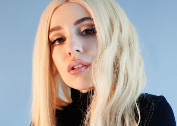 Nga Saranda në Amerikë, Ava Max rrëfen historinë: Erdhëm me rrobat e trupit