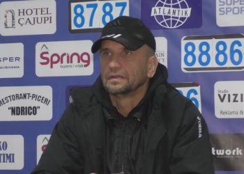 Akuza në Gjirokastër për arbitrin: Dorëzo bilbilin (VIDEO)