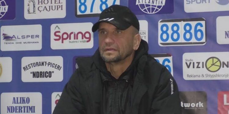 Akuza në Gjirokastër për arbitrin: Dorëzo bilbilin (VIDEO)