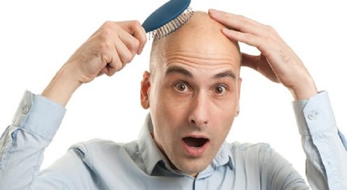 Tullac apo me flokë? Shkenca tregon kush janë më të mirë në shtrat