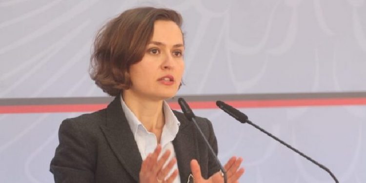 I hiqet licenca shkollës që pezulloi mësimin nga frika e koronavirusit