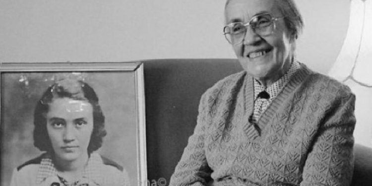 U martua pas lufte me diktatorin nga Gjirokastra, kush ishte ‘Vejusha e Zezë’, Nexhmije Hoxha (Profil)