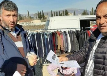 FOTO/ Gjirokastër, shpërndahen broshura sensibilizuese për mbrojtjen nga koronavirusi!