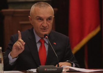 Ilir Meta thirrje shqiptarëve për protesta masive: Më 2 mars Kryeministria e Kuvendi i kthehen popullit. Rama të porosisë poture të gjëra