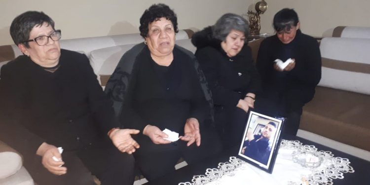 PAMJE TE RENDA/ Shqiptari gjendet i vdekur në burgun francez, familja thotë se e kanë vrarë. Shihni shenjat në trupin e tij (FOTO)