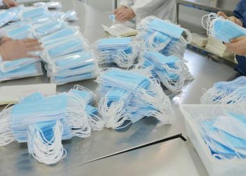 Koronavirusi/ Nis shpërndarja e 1.2 milionë maskave në Shqipëri