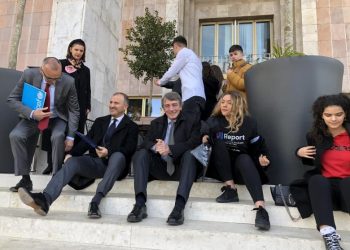 ‘Politika po na largon’, gazeta gjermane: Zhgënjimi po boshatis Shqipërinë