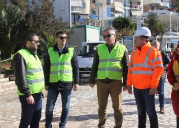 Pas lajmit për ngecjen e projektit, kryebashkiaku i Sarandës shfaqet në bulevard: Javën tjetër do rinisin punimet