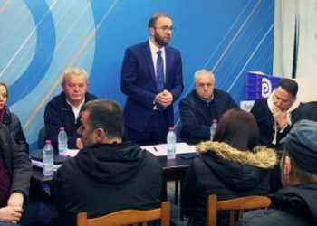 Gazment Bardhi e Albana Vokshi mbledhin demokratët e Gjirokastrës: Kjo qeveri ju ka trajtuar si të dorës së dytë (FOTO)