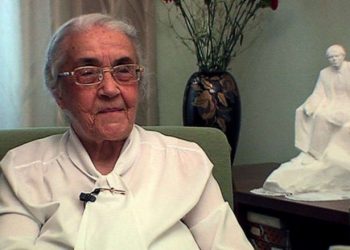 Vdekja e Nexhmije Hoxhës në mediat botërore: Nuk u pendua kurrë për terrorin komunist në Shqipëri