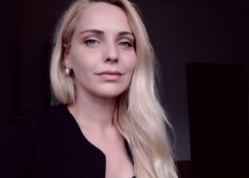 Biondja ‘misterioze’, njihuni me zëdhënësen e OFL-së (FOTO)