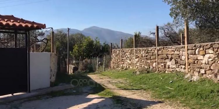 Papunësia dhe mungesa e infrastrukturës, braktiset fshati në Delvinë (VIDEO)