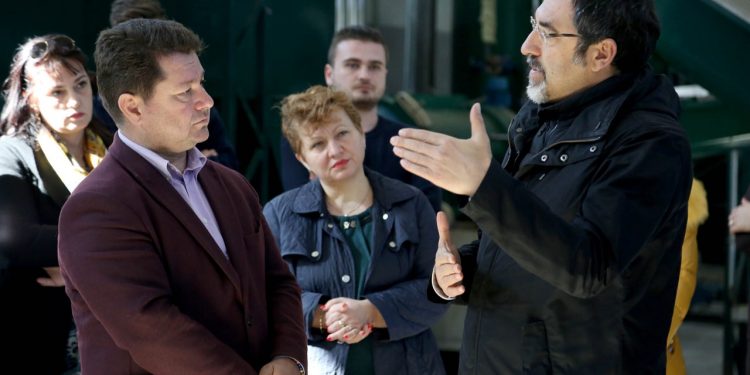 Përfundon investimi, Shqipëria zgjidh problemin e trajtimit të mbetjeve me origjinë shtazore. Ministri Çuçi viziton impiantin modern në Lezhë (FOTO)