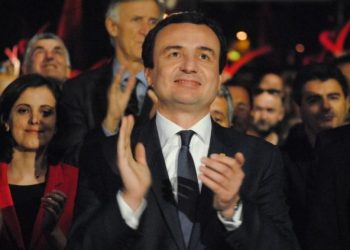 ‘Erdhi Dita’, pas 23 vitesh opozitë Albin Kurti betohet si Kryeministër i Kosovës
