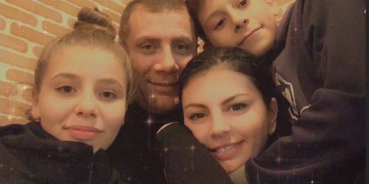 La burrin mekanik, Rudina Dembacaj i bashkohet familjes së ish-deputetit: Ja kam arritur mrekullisht t’u kthejë buzëqeshjen (FOTO)