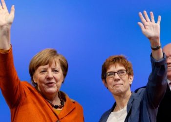 “Tërmet politik” në Gjermani: Jep dorëheqjen pasuesja e Angela Merkel