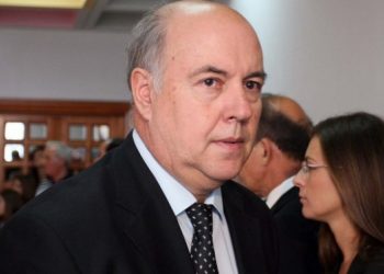 Djali i Nexhmije Hoxhës: Nëna ime ia dedikoi jetën atdheut, jemi krenarë për të. Do të prehet pranë Enverit