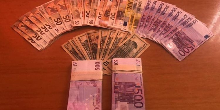 Sekuestrohen 106 mijë euro në Sarandë, i përkisnin një francezi