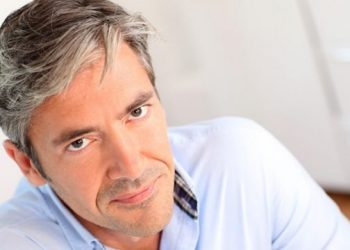 Del Ligji i ri, burrave mbi 40 vjeç u ndalohet lyerja e flokëve me bojë të zezë