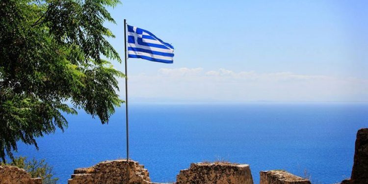 Plani për të penguar emigrantët, plas debati në Greqi