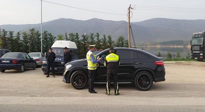Një tjetër aksion propagandistik i policisë për sekuestrimin e makinave të luksit