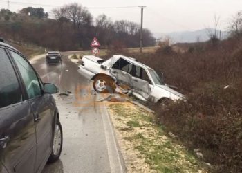 Përplasen dy makina, 4 të plagosur (Emrat)