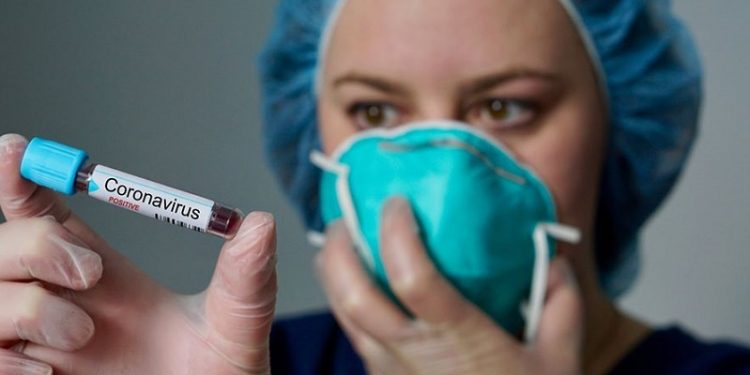 Letra e mjekut italian që po bën xhiron e rrjetit: Një ushtri po lufton virusin mikroskopik të padukshëm