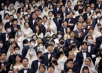 Dasma më e madhe në botë me mbrojtëse për koronavirus (FOTO)