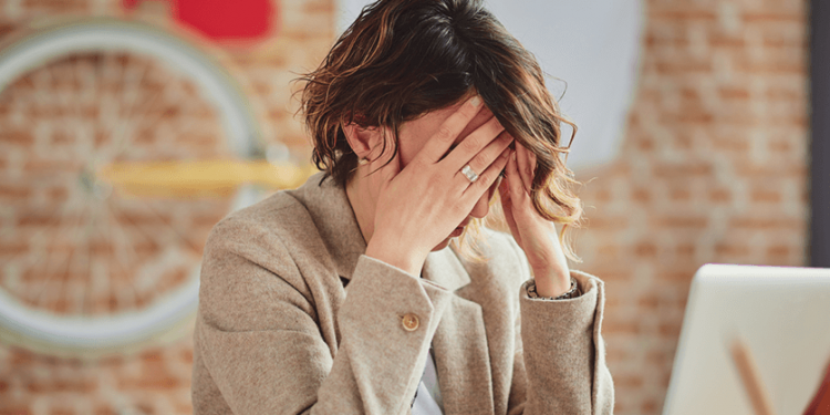 Stresi në punë, studimi zbulon nivele të larta në Shqipëri