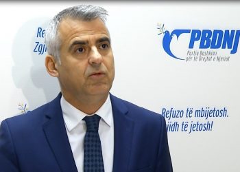 ‘Bëhet i gjallë’ Vangjel Dule: Rama kërkon të tjetërsojë tokat në bregdet në interes të oligarkëve