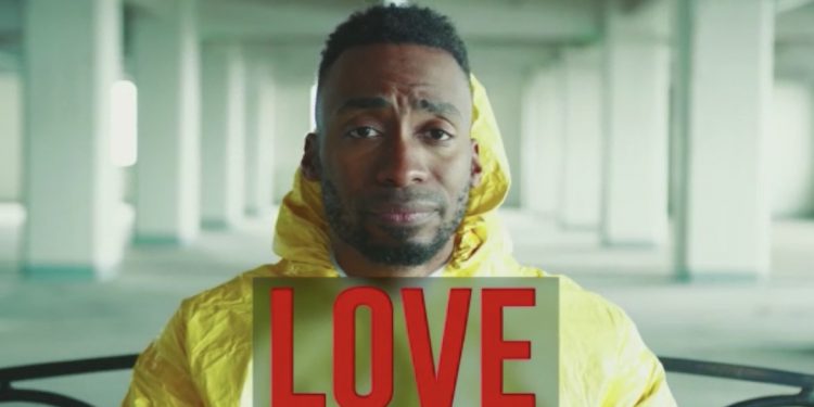 Mesazhi viral që po frymëzon botën (VIDEO)