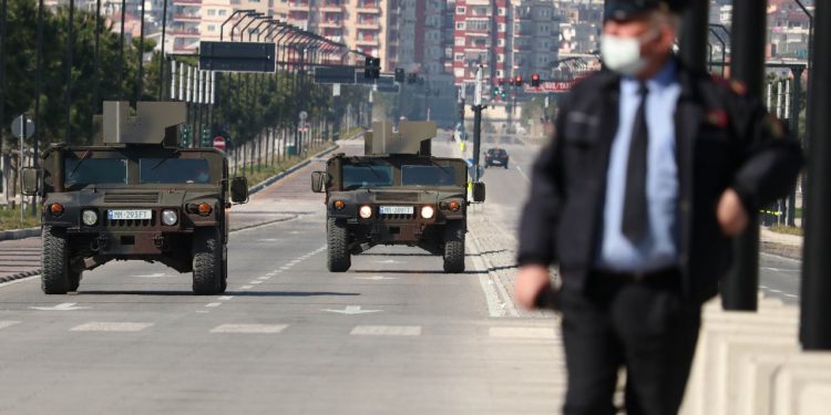 Nesër në drekë mbyllet çdo gjë deri të hënën, Rama njofton masat e reja. Leje online për të dalë nga shtëpia