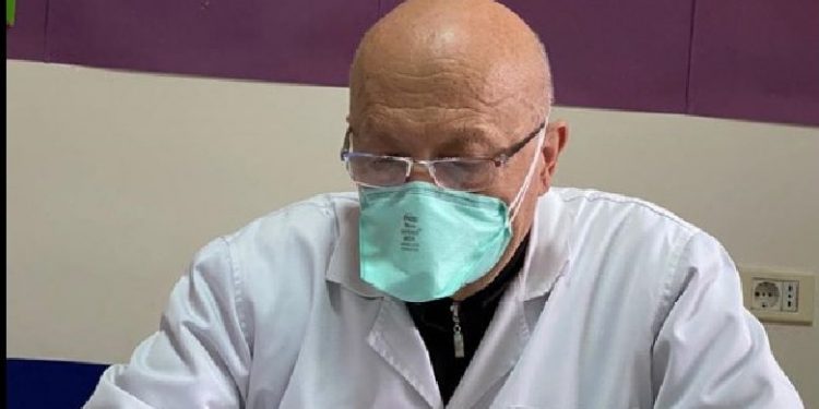 La pensionin dhe u rikthye në punë, mjeku Dhimitër Kraja infektohet me koronavirus