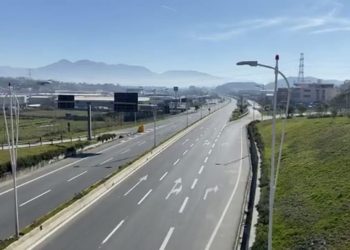 Shtetrrethimi nga koronavirusi, ka vetëm një mundësi për t’u kthyer në Tiranë