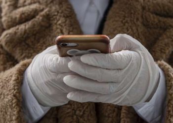 Bëni kujdes, pse mbajtja e dorezave rrit shansin për t’u prekur nga koronavirusi