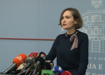 Koronavirusi ‘mbërthen’ Shqipërinë, shkollat mbyllur deri më 23 mars