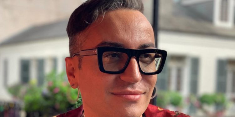 Infektohet me koronavirus biznesmeni gay nga Tepelena