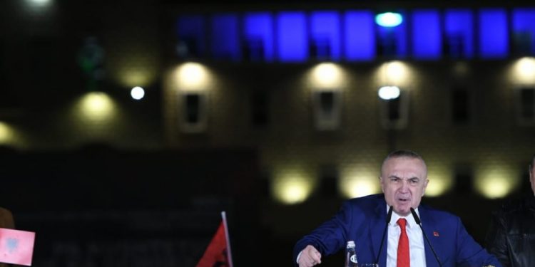 Ilir Meta: S’na fusni dot në xhep si paratë e oligarkëve