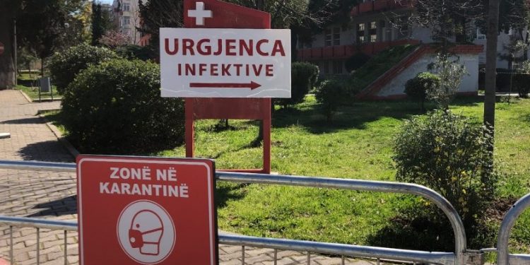 Tre vatra të reja me koronavirus në Tiranë