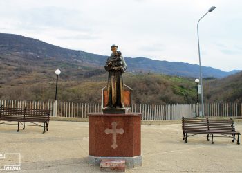 Koronavirusi, pezullohet rituali i 13 të martave në Kishën e Laçit