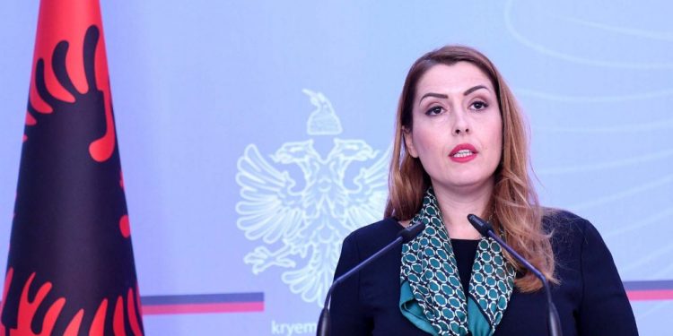Ministrja flet për përkeqësimin e situatës: Do kemi rritje të rasteve, po punojmë për të hapur laboratorin e dytë