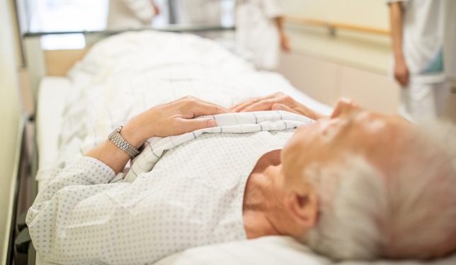 Gazetari bën deklaratën shokuese: Koronavirusi i bën mirë ekonomisë sepse vdes të moshuarit