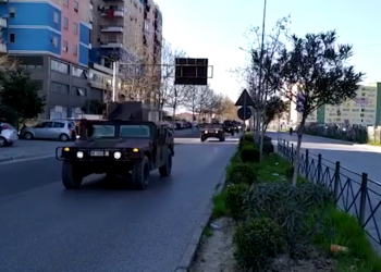 Ushtria del në rrugët e Tiranës, Rama: Do mbrojë popullin nga pakica e papërgjegjshme (VIDEO)