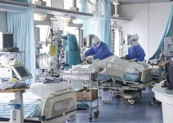 Koronavirusi përparon frikshëm edhe në Greqi, tre të vdekur 72 të infektuar brenda ditës