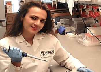 Këshilla nga pedagogia shqiptare në Oxford: Ja pse sapuni vret virusin më mirë se alkooli