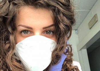 Mjekja shqiptare në Itali ka një mesazh: Ti qytetar i pabindur që mendon se je i fortë, më pyet mua!