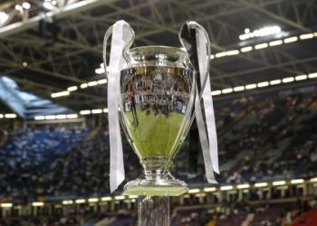 Shtyhen datat e finaleve të Championsit dhe Europa League