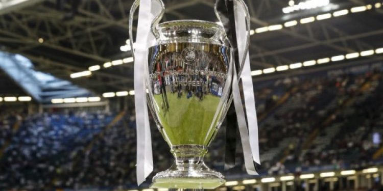 Shtyhen datat e finaleve të Championsit dhe Europa League